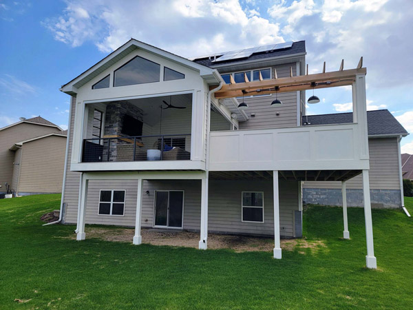 His or Her - My Space is Better than Yours Blaine Screen Porch & Deck