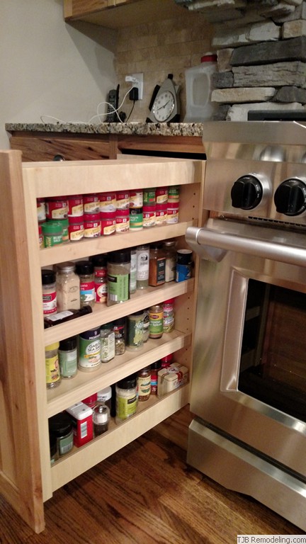 Pull-out spice rack