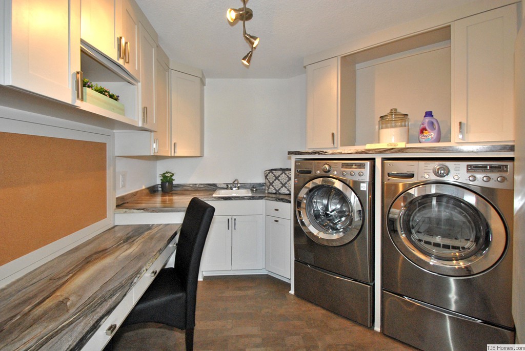 Mudroom & Laundry